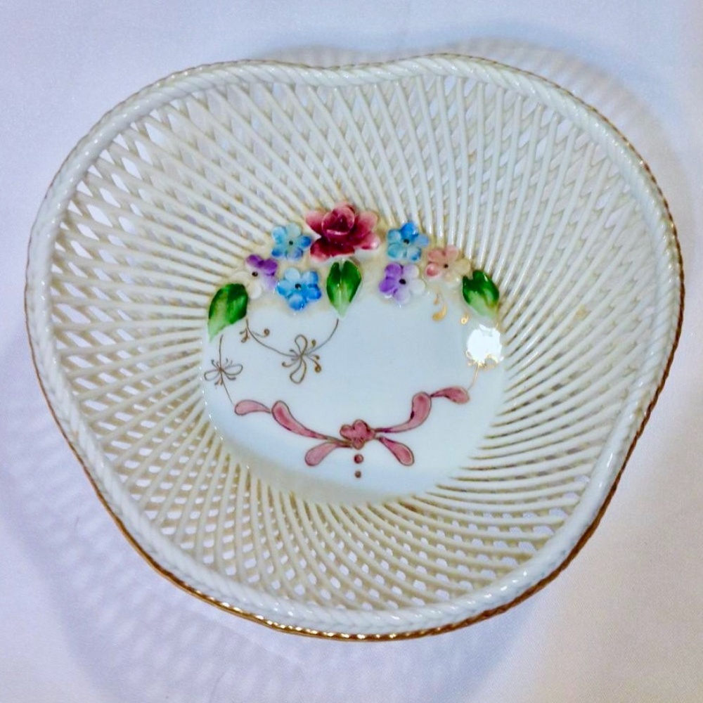 💲SALE💲 Moga Porcelain Open Work Trinket Dish w/Applied Flowers